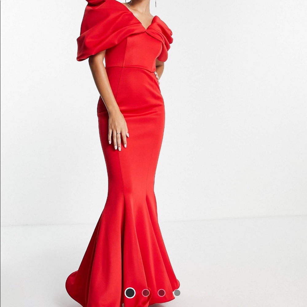 beautiful floor length wide hem drape sleeve dress